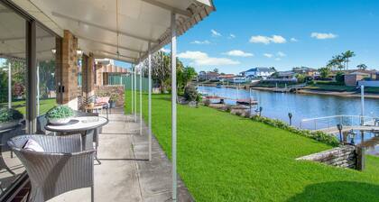 29A Ballina Crescent - Relaxing Waterside Canal Home