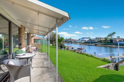 29A Ballina Crescent - Relaxing Waterside Canal Home