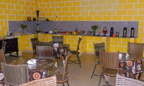 Desayuno autoservicio gratuito y diario