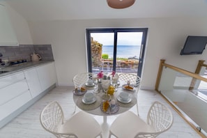 تناول الطعام