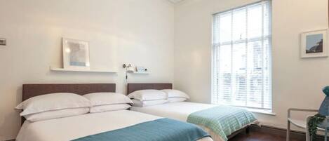 6 camere, una scrivania, Wi-Fi, lenzuola