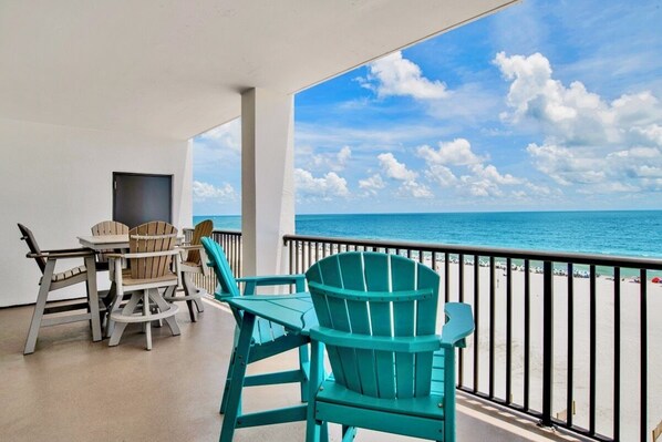 Outdoor dining - The Palms 602 | Updated 3BR Beach Front OBA Condo! (Orange Beach)