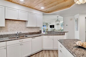 Fridge, microwave, oven, stovetop - The Palms 602 | Updated 3BR Beach Front OBA Condo! (Orange Beach)