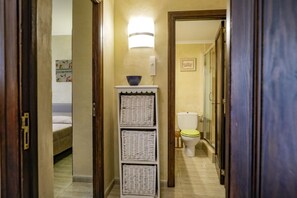 تجهيزات دش، مجففات شعر، مناشف