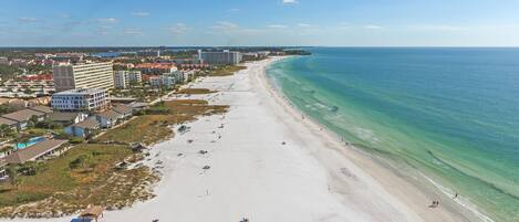 Beach nearby, sun-loungers, beach towels