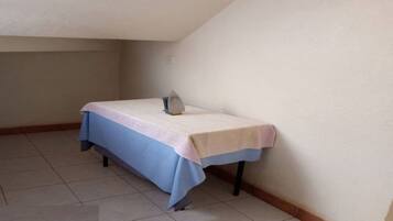 1 Schlafzimmer, Schreibtisch