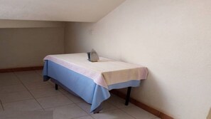 1 habitación y escritorio