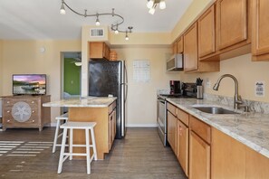 Blender, dining tables - 1Bed/1Bath Upstairs Cottage, Steps to the Ocean, Perfect for Couples (Cocoa Beach)