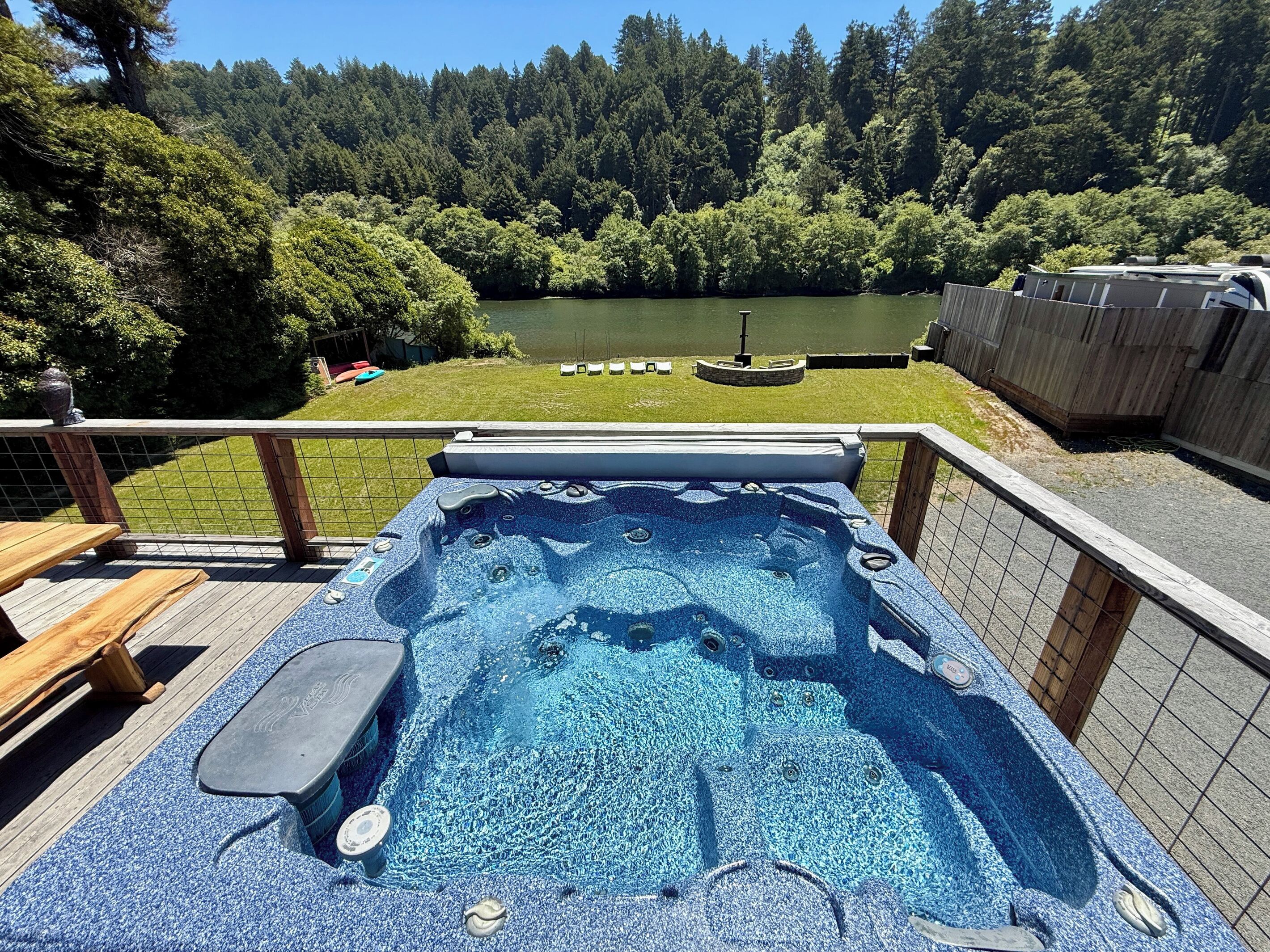 Outdoor spa tub