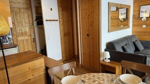Unclassified image, 2 of 10, button - Le Portail 19 - Beautiful 2-room apartment, overlooking the slopes and the valley (LES AVANCHERS VALMOREL)