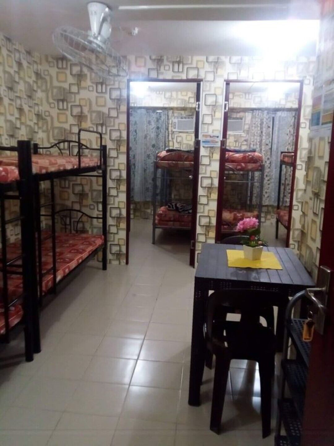 1 室のベッドルーム、WiFi (無料)