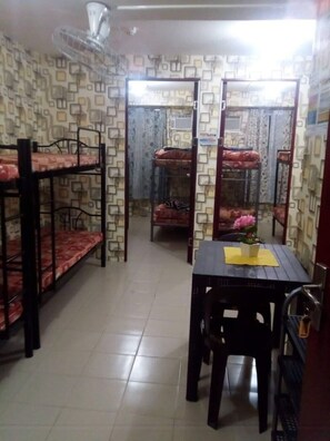 1 室のベッドルーム、WiFi (無料)