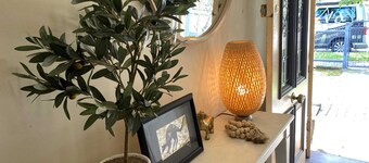 Cute Cottage on Byng | Walk to Town