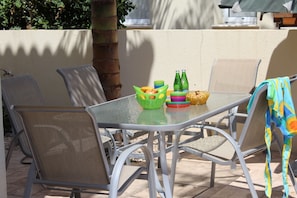 Outdoor dining - Comfortable villa Elina near  the sea (Pernera, Protaras)