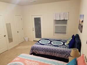 Family House | Free WiFi, bed sheets - JDs Place (Carolina Beach)