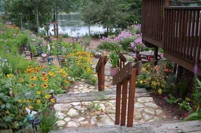 Lakeside Gardens, New Waterfront Property, 1100 sq. ft,  2 Bed, 1 Bath Sleeps 6