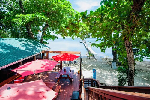 Stay & Dive with Beautiful Ocean Views, steps to the waters edge!  