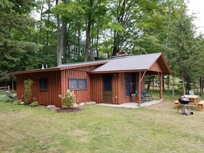 Exterior - Torch Lake Cabin Rentals~ Where Cozy Lakefront Cabins meet stunning Torch Lake! (Kewadin)