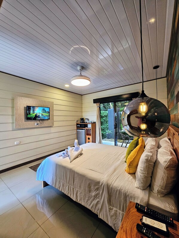 Junior Room, Terrace, Mountainside | Sábanas de algodón egipcio y ropa de cama de alta calidad