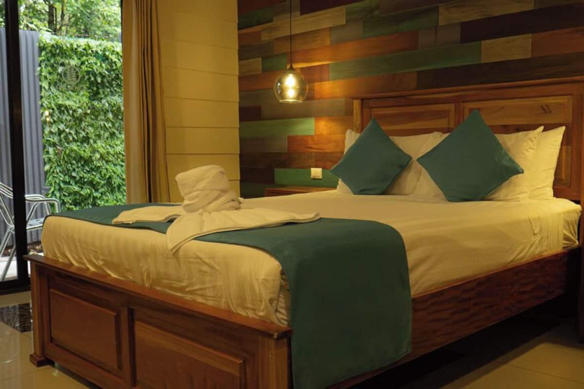 Junior Room, Terrace, Mountainside | Sábanas de algodón egipcio, ropa de cama de alta calidad y edredón