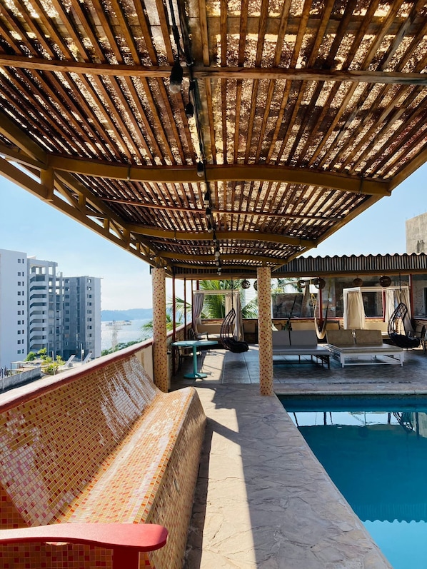 Outdoor pool - Hotel Yamba (Acapulco)