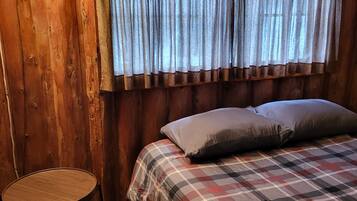 2 bedrooms, bed sheets