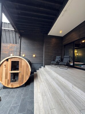 Deluxe Suite | Bathroom | Free toiletries, hair dryer, bathrobes, slippers - LaLa Resort - Adults Only (Kobe)
