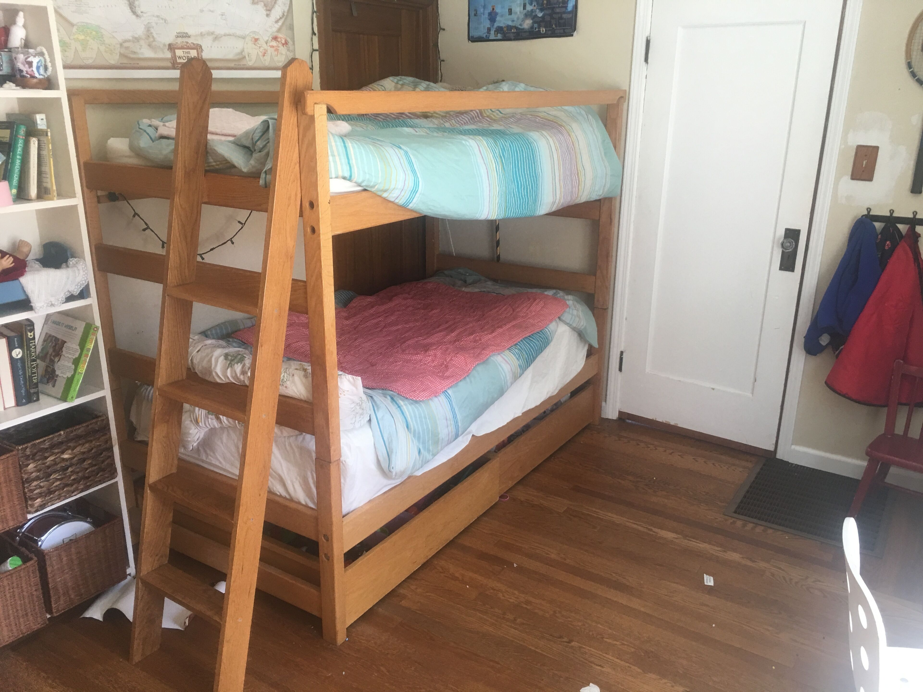 Charming 20's craftsman home with nice backyard
