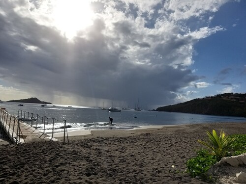 BEAUTIFULL WOODEN HOUSE