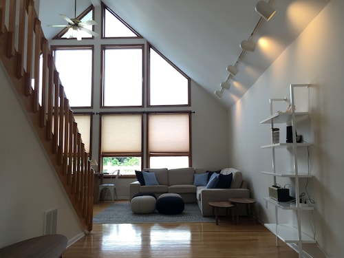 Spacious Modern Beach House, perfect for families and groups up to 12