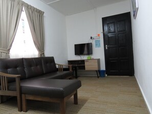 單棟房屋 (Homestay - Lily) | 客廳 | 平面電視