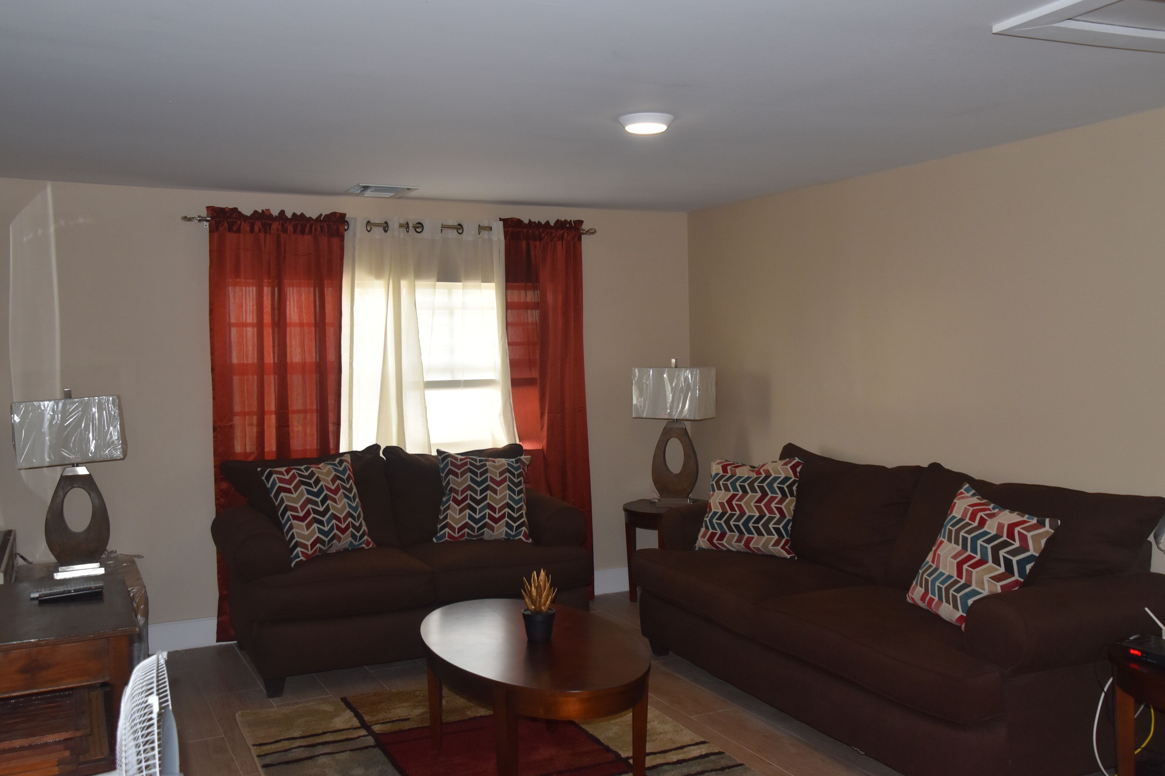 Smart-TV, DVD-Player, Bücher