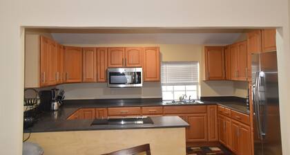 Bayside Estate Waterfront Mainhouse, Bottle Creek, Pohjois-Caicot, Turks- ja Caicossaaret