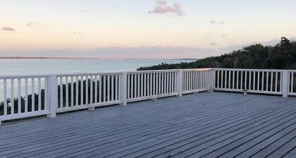 Bayfront Family Vacation Rental - OCEAN VIEW - Bottle Creek, North Caicos