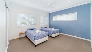 2 bedrooms, iron/ironing board, bed sheets
