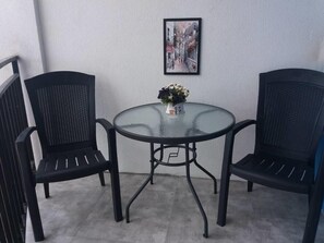 تناول الطعام بالخارج