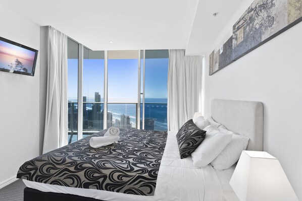 2 bedrooms, iron/ironing board, free WiFi, bed sheets - H Residences Ocean View (Surfers Paradise)