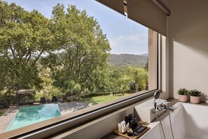 Interior - BBQ & Jacuzzi★HEATED pool★Big Garden★2 cars rental included★18 sleeps (Alikianos)