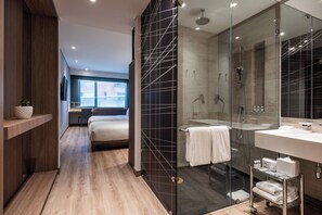Habitació Deluxe, 2 llits dobles | Mobiliari individual i escriptori 