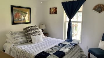 2 slaapkamers, een strijkplank/strijkijzer, reisbedje, gratis wifi