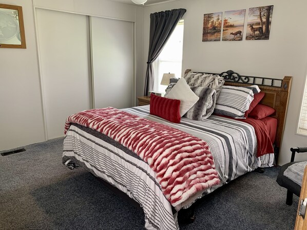 2 bedrooms, iron/ironing board, travel crib, free WiFi