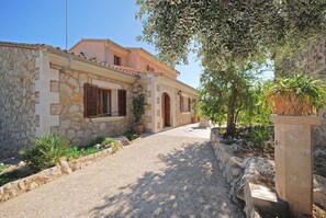 Exterior - Ses Rotes - Spacious country house with private pool for 10 people in Mallorca (Campanet)