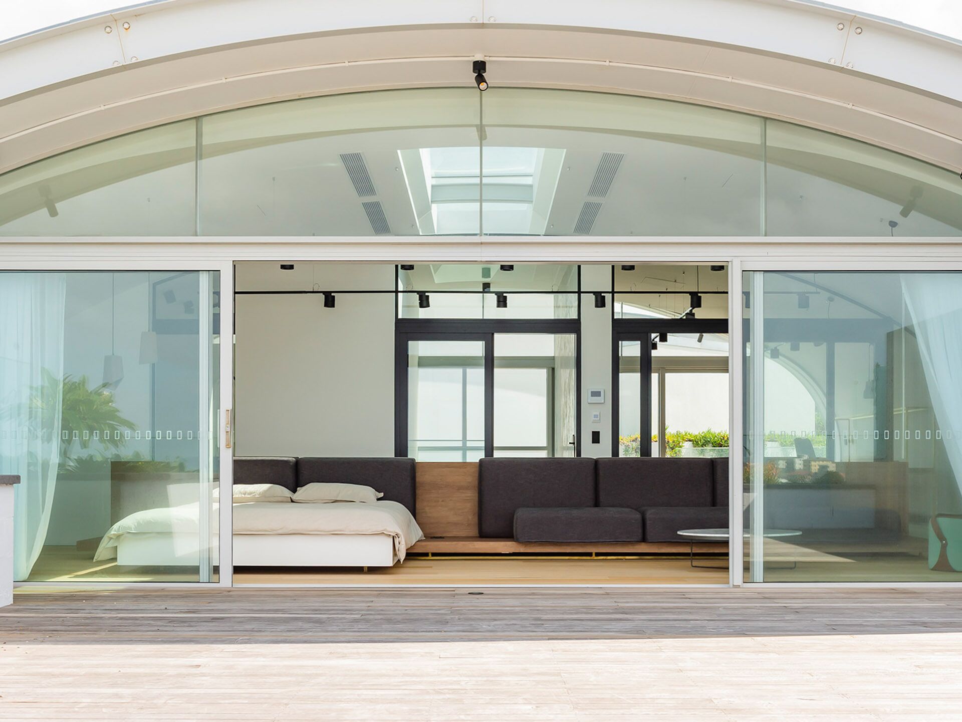 Stunning Penthouse with uninterrupted ocean views and Bondi Beach. — image 2