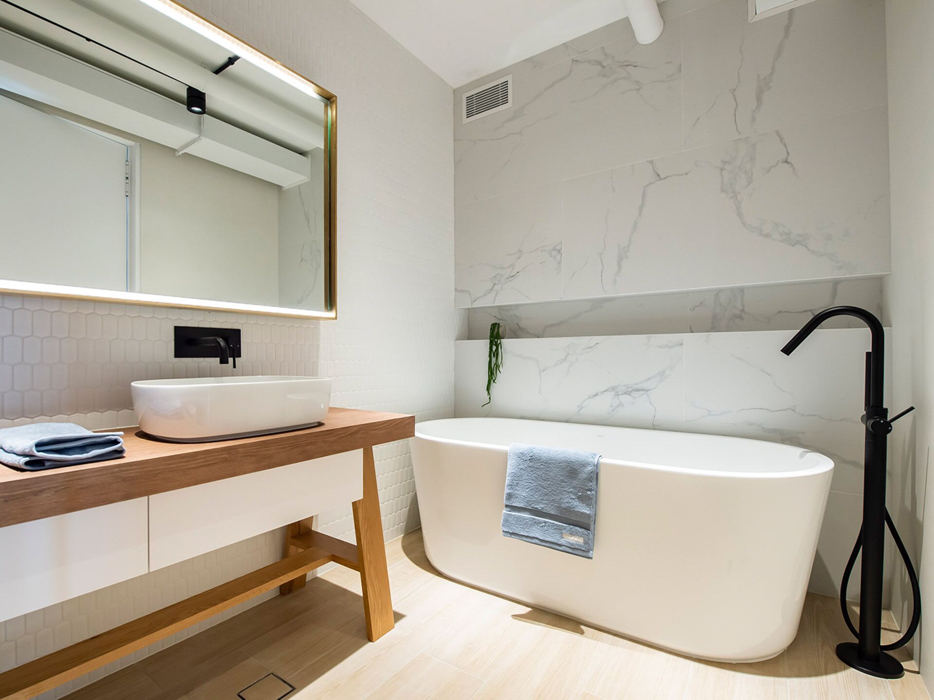 Stunning Penthouse with uninterrupted ocean views and Bondi Beach. — image 8