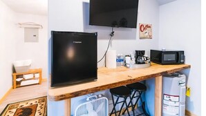 Deluxe Cabin, 2 Double Beds | 2 bedrooms, Egyptian cotton sheets, premium bedding, memory foam beds - Cache Cabins (Talkeetna)