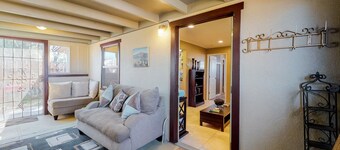 The Bungalow in Downtown Joshua Tree - A Renovated Mid-Century Bungalow