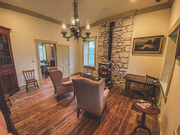 المنشأة من الداخل