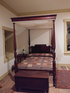 4 quartos, escrivaninha, Wi-Fi, roupa de cama