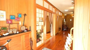 Interior detail - Fa-aii (Nakijin)