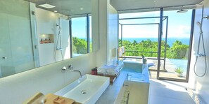Villa (with Private Pool) | Badezimmer